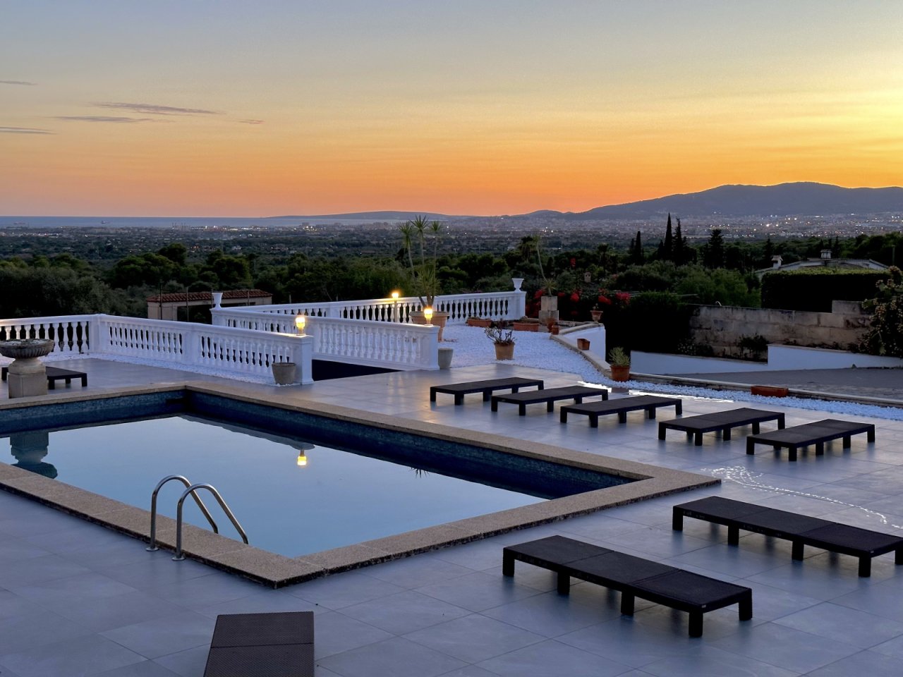 Pool mit Panormablick 