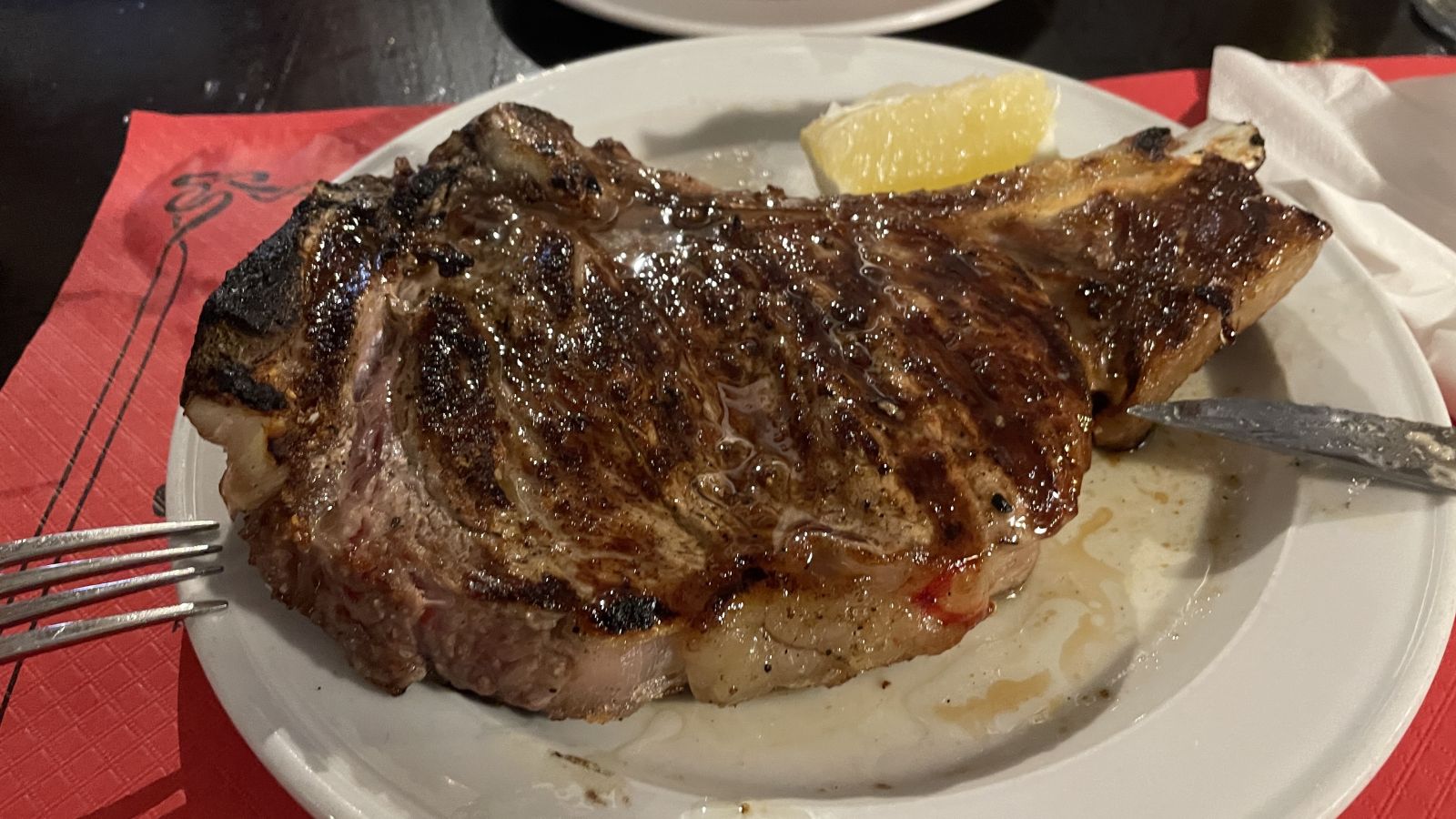Gegrilltes T-Bone Steak – kulinarischer Genuss an einem der schönsten Orte auf Mallorca