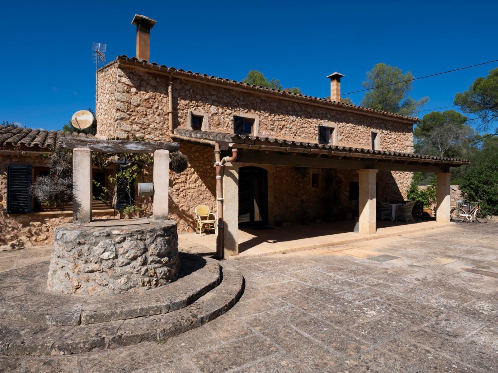 Historische Finca mit Brunnen auf Mallorca